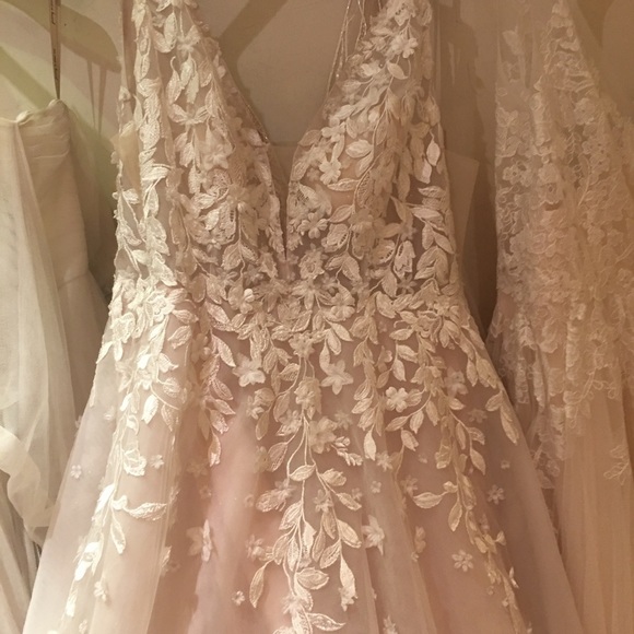 BHLDN Wedding Gown - Picture 2 of 9